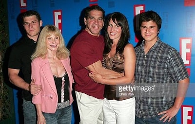A picture of Shanna Ferrigno with her parents and siblings.